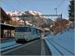 Der MOB Panoramic Express 3124 von Zweisimmen nach Montreux erreicht Gstaad.