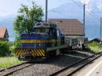 Goldenpass MOB - Dieselok Gm 4/4 2003 mit 2 Dienstwagen abgestellt im Bahnhof St-Leger am 16.05.2015