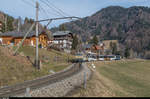 MOB GDe 4/4 6005 verlässt am 2. Januar 2017 mit dem D 3115 MOB Panoramic Les Avants in Richtung Montreux. Zwischen Les Avants und Chamby stehen derzeit noch grösstenteils die alten Holzfahrleitungsmasten.