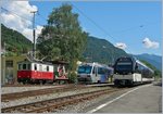 Eine kleine Fahrzeugparade in Blonay: die HGe 2/2 N° 2 von 1911, der Bhe 2/4 N° 71 mit Bt  Train des Etoiles  und der neue SURF GTW ABeh 2/6 7501.
16. August 2016