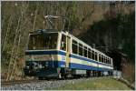 Der Rochers de Naye Beh 4/8 304 verschwindet gleich im 386 langen Valmont Tunnel.