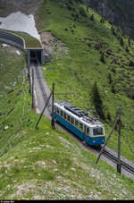 Am 3. Juli 2016 fand der Rochers-de-Naye-Lauf statt, weshalb die MGN diverse Verstärkerzüge einsetzte. Da der Bhe 4/8 305 derzeit in der Werkstätte in Chernex weilt, kamen alle drei noch vorhandenen Bhe 2/4 zum Einsatz. Hier befindet sich der Bhe 2/4 204 bei La Perche auf Talfahrt.