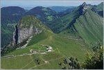 Ein Blick vom Rochers de Naye auf die Station Jaman und ihre Umgebung.