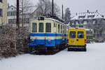 Besichtigung des Trammuseums Bern vom 5. Februar 2017.
Drei Bahnfreunde aus den Kantonen Solothurn, Zürich und Thurgau besuchten unter der fachkundigen Führung von Bernhard Graser die gegenwärtigen Standorte Bern Weissenbühl, Bern Burgernziel und Aarberg.
Nach dem Einsatz als Rangiertriebwagen bei der MOB und nach einem Aufenthalt im Ecomusée wartet der BDe 4/4 38, Baujahr 1913, der VBW auf dem Areal des ehemaligen Bernmobil (SVB) Tramdepots Bern Burgernziel sein weiteres Schicksal ab.
Foto: Walter Ruetsch     
