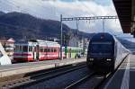 SBB/TPC: Zusammentreffen von normaler und schmaler Spur in Aigle. SBB Re 460 076-3 vor IR Brig-Genève anlässlich einer Begegnung mit dem TPC/AOMC BDeh 4/4 503 vor R Aigle-Champéry am 11. Februar 2014.
Foto: Walter Ruetsch