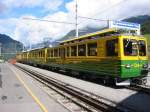 Bahnhof Grindelwald im Juli 2003. Im Bild ein Zug der Wengernalpbahn (WAB), mit dem man zur Kleinen Scheidegg fahren kann.