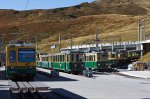 Abgestellte Zge der WAB am 02.10.2011 im Bf Kleine Scheidegg (2064 m..M.).