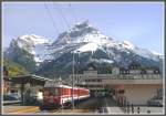 IR3668 hat den Endbahnhof Engelberg mit dem Hahnen im Hintergrund erreicht.