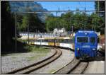 Ein entgegenkommender Interregion aus Interlaken in Richtung Luzern kommt in Brning-Hasliberg an. (27.07.2009)