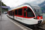 Stadler-Triebzug 130 010-2 der ZB wird uns nach Interlaken Ost bringen. Bahnhof Brienz, 12. Sept. 2010, 18:03