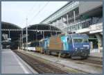 Der Golden Pass Express nach Interlaken Ost verlsst Luzern.