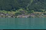 Ein Luzern-Interlaken-Express der Zentralbahn, bestehend aus einem ADLER und einem FINK, fährt am 28.