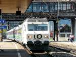 SOB - Voralpenexpress mit der Werbelok 456 095 bei der einfahrt in den Bahnhof von Arth-Goldau am 07.09.2009