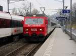 SOB - Re 4/4 456 095-9 bei der einfahrt in der Haltestelle Luzern Verkehrshaus am 28.02.2016