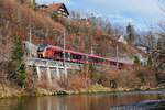 Von Luzern kommend befindet sich zwischen Wattwil und Lichtensteig der Traverso der Südostbahn am 15.02.2020 als PanoramaExpress PE 2017 auf der Fahrt nach St. Gallen.