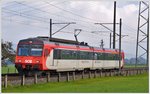 S27 nach Siebnen mit 566 073 bei Siebnen-Wangen. (27.10.2016)