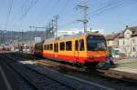 Be 566525 fhrt als S10 am 15.04.2009 durch den Bahnhof Giesshbel.