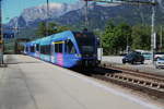 Ein blauer Thurbo GTW Regio der S12 nach Chur bei der Einfahrt in Landquart.16.05.17