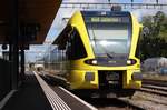 Thurbo/SBB RABe 526 707 „Tele Top“ als S41 19841von Waldshut nach Winterthur HB  beim 13-minütigen Halt auf Gleis 6 im Bahnhof Bülach.