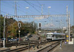 Mit klassischer Front -

Ein Stadler GTW (Gelenktriebwagen) der THURBO in Schaffhausen. 

20.10.2006 (M)