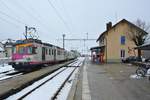 Gter im Valle de Joux; ABDe 578 016-8, Bt 50 85 80-35 904-2 und ein Slps-x Abfahrbereit nach Vallorbe in Sentier-Orient, 09.03.2017.