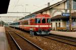 RVT/TRN/SBB: Infolge Rollmaterialmangel bei der SBB im Jahre 1987, verkehrte auf der Strecke Lausanne-Genève im Regionalverkehr ein bunter NPZ  KOLIBRI-ERSATZZUG .