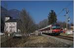 Das schmuckte Château de la Porte du Scex steht gleich der Bahnstrecke St-Maurice - St-Gingolph und bietet sich für ein Bahnbild geradezu an, dachte ich jedenfalls, bis ich mich vor Ort