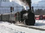 Winterdampf in Graubnden.RhB Dampfzug abfahrbereit in Landquart
zur  Davosrundfahrt  am 06.02.05