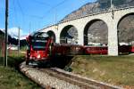 RE 1629 bei der Fahrt nach Tirano unter dem Kreisviadukt von Brusio; 07.12.2013