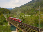 ABe 4/16 3104  Achilles Schucan  quert als S2 (Thusis - Chur) den Hinterrhein bei Reichenau-Tamins. Seit Anfang Juni wirbt dieser Zug auf seinen beiden Mittelwagen für die Ski WM 2017 in St.Moritz.
Reichenau-Tamins, 08. Mai 2016