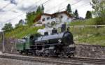 Die RhB Schmalspurdampflokomotive G 4/5 107  Albula  rangiert im Bahnhof Filisur.Bild vom 14.5.2017