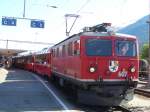 RhB - E - Lok  Ge 4/4  607 mit Zug nach St.Mortiz im Bahnhof von Samedan am 25.08.2007