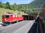 Die ber 50 Jahre alten Ge 4/4 I RhB sind noch immer im Plandienst anzutreffen. In Filisur (1.080 m) kreuzt Nr. 602 mit dem R 1832 nach Davos Platz den D 1141 Chur - St. Moritz,  12.08.2005