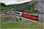 GlacierExpress 902 mit der Ge 4/4 II 626  Malans  auf der Carrerabachbrücke zwischen Valendas-Sagogn und Versam-Safien.