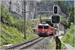 RE1736 mit Ge 4/4 II 632  Zizers  in Valendas-Sagogn. (09.08.2017)