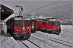 Ge 4/4 II 627  Reichenau-Tamins  und 612  Thusis  treten in Ilanz wegen der Streckensperre die Rückfahrt an.