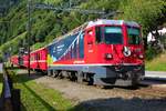 RhB Ge 4/4 II 620  Club-Lok  in Klosters-Dorf am 19.09.2018. Das neue Design der Lok ist erst wenige Tage alt und wirbt für den in 2018 gegründeten RhB-Club.