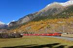 Ge 4/4 II 626 mit einem Regio am 30.10.2017 bei Zernez.