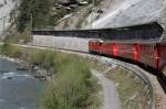 Ge 4/4 II 629  Tiefencastel  mit RE 1220 Scuol-T. - Landquart - Disentis/Mustr am 3. Mai 2008 kurz nach dem Bhf. Trin am Vorderrhein entlang.