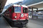 Rhb - Lok  623 Ge 4/4 II  Bonaduz  steht in Chur auf Gleis 2 zur Abfahrt nach Arosa bereit.  7.10.08