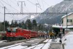 613 mit dem RE 1244 (Scuol-Tarasp-Disentis/Muster) beim Halt in Ilanz 23.2.09