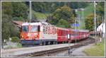 RE 1248 von Scuol-Tarasp nach Disentis mit Ge 4/4 II 622  Arosa  mit einer  Hommage an die japanische Schwesterbahn Hakone Tozan Railway.