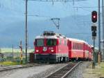 RhB - Lok Ge 4/4  630 mit Regio bei der einfahrt in den Bahnhof Bever am 16.09.2010