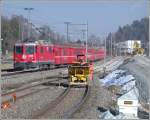 Ge 4/4 II 630  Trun  mit Schnellzug auf dem Weg nach St.Moritz bei Ems Werk.