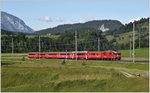 RE1761 mit der Ge 4/4 II 613  Domat/Ems  in Castrisch. (20.06.2016)
