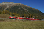 Der Engadin-Star (RE 1327) wurde am 16.10.2016 mit der Ge 4/4 II 629 und einem neuen Albula-Gliederzug geführt.