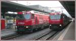Chur am 08.05.2007 um 06.45 Uhr. Auf Gleis 11 steht Ge 4/4 III 642  Breil/Brigels  mit Regionalzug nach Disentis und auf Gleis 10 wartet Ge 4/4 III 651  Fideris  mit dem Regionalzug nach St.Moritz.
