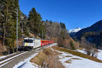 Ge 4/4 III 642 mit einem Regio am 06.12.2017 bei Alvaneu.