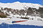 Ge 4/4 III 652 mit einem Regio am 13.01.2018 bei Davos Wolfgang. 