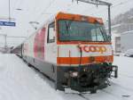 RhB - Ge 4/4 641 vor Schnellzug im Bahnhof St.Moritz am 20.01.2013
